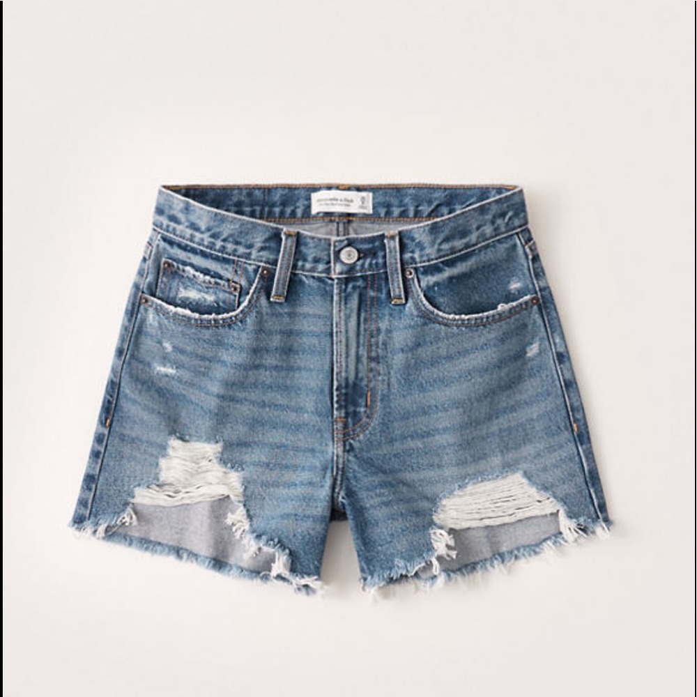 NWT A&F Mid rise Boyfriend Short, Jean, shredded